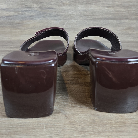 Authentic Gucci Plum Leather Wood Block Heel Slip On Slides Sandals Sz 37 US 6.5 - Picture 8 of 12